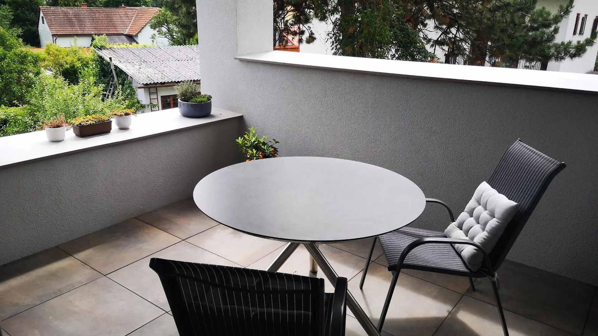 Spacy Apartment Next To The Center Of Graz With Terrasse
